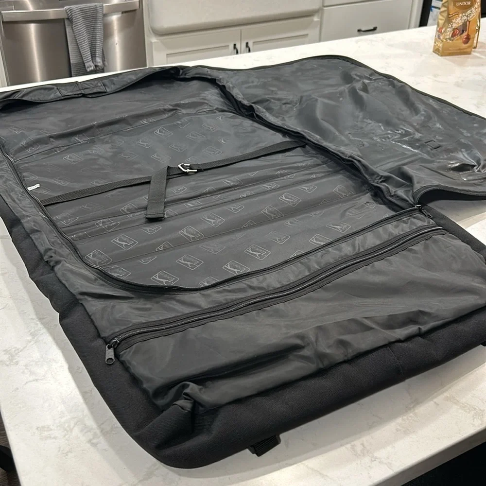 PGA Tour Golf Partners Club Life Member Travel Suit Shoulder Garment Carry Bag